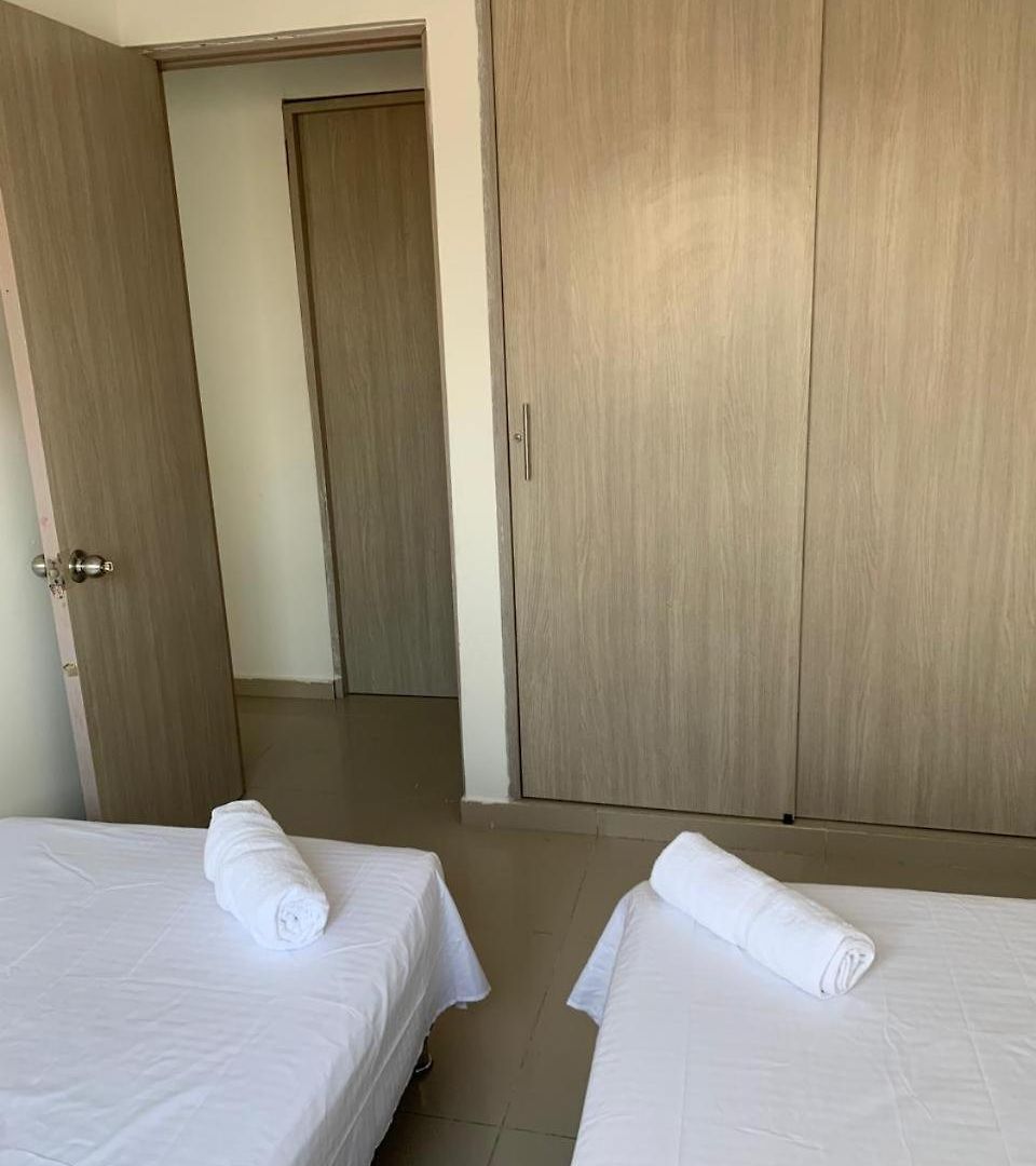 Comodo Apto 3 Hab Cerca Al Mar Apartamento *