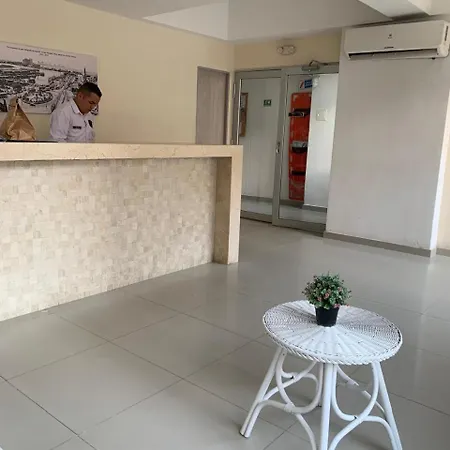 Comodo Apto 3 Hab Cerca Al Mar Apartamento