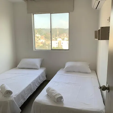 Comodo Apto 3 Hab Cerca Al Mar Apartamento